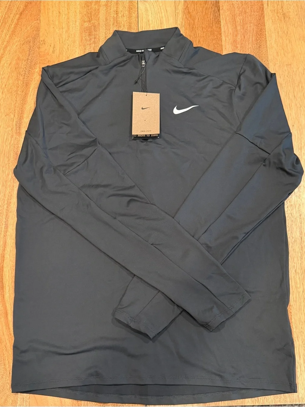 Nike Dri-FIT Element 1/2-Zip Top Size Medium in Black